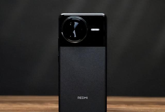 红米双雄对决！性能猛兽与影像续航王，谁更懂你的心？