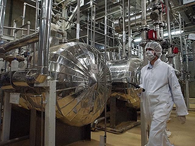 2000公里导弹对峙440公斤核材料，伊朗已无退路？