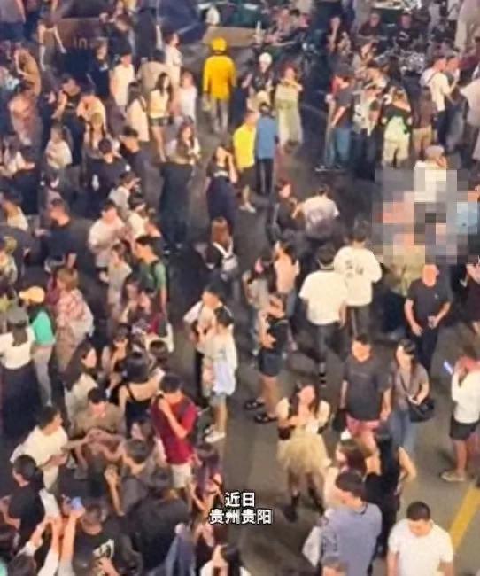 贵州彻底失守！全国游客“攻占”城邦，人潮汹涌，多个地区已沦陷