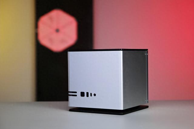 小巧强悍还静音 abee迷你液冷AI工作站评测：235B大模型流畅跑