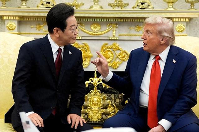 韩特使团一刻不敢耽误，刚落地，便将李在明亲笔信转交，还提出一个要求，释放信号不简单