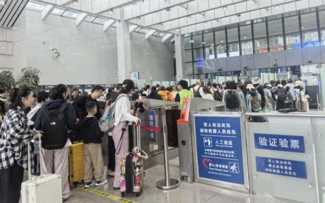 云南铁路推出暑期旅游计次票，便捷优惠助出行
