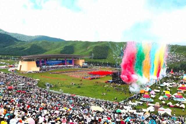 州委书记何谋保在第二十三届九色甘南香巴拉旅游艺术节开幕式上的致辞