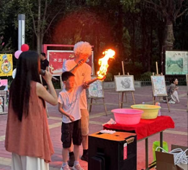 宝丰县开展“夏日奇趣夜”科普活动