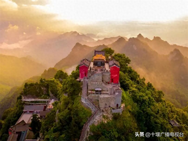 双节游武当｜收藏这些必打卡景点，赴一场山水与团圆之约