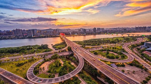 10万人参与，共绘嘉陵江！南充“一江两岸入画来”活动引爆全民打卡潮