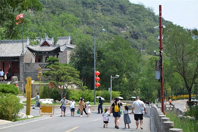 夏末初秋游蒙山，气候宜人，踏着历史的足迹感受千年的沧桑与传奇
