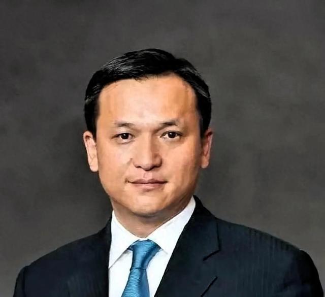 瑞幸咖啡实控人黎辉：父亲是原兰州军区副司令，妻子是知名主持人