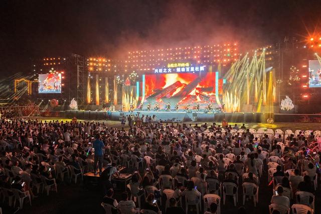 从“世界花海”到“避暑胜地”｜毕节百里杜鹃“花期外” 凭“凉”出圈