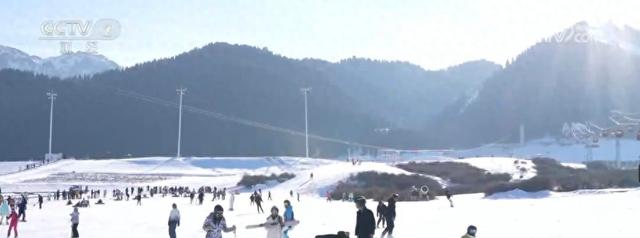 “增设雪假+惠民政策+特色景观”掀起冰雪新热潮 “滑”出消费新“动”力