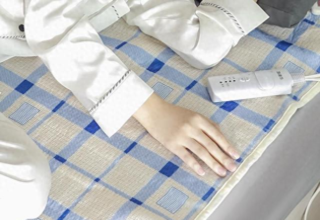 电热毯开一晚上多少度电（电热毯开一晚上要用多少度电）