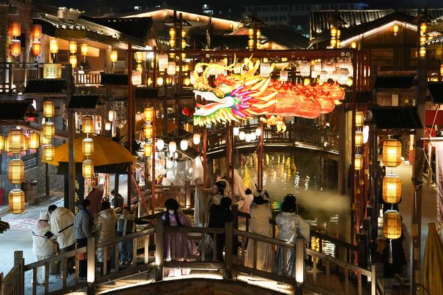 湖南南岳：衡山脚下夜缤纷