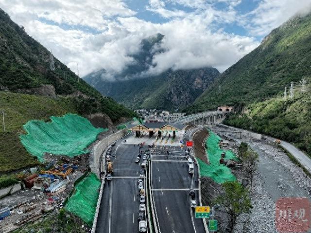 九绵高速即将全线通车 沿线群众的“旅游饭”越吃越香