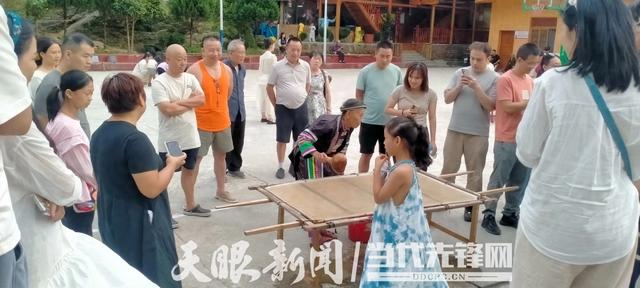 瑶族传统技艺掀体验热：从江瑶族村寨国庆期间一房难求