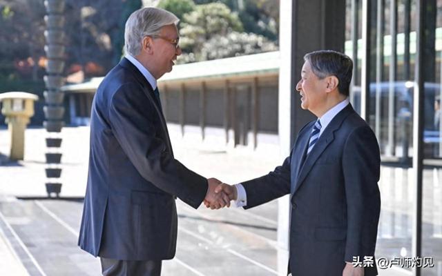 天皇亲自出山，日本对中国的反击正式开始，高市早苗憋出了一妙计