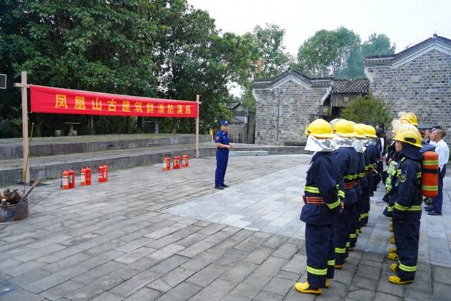 应急疏散+灭火演练 护航景区消防安全防线​