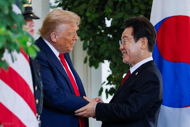 李在明没让中方失望！赶在飞机降落美国前，对特朗普泼了一盆冷水