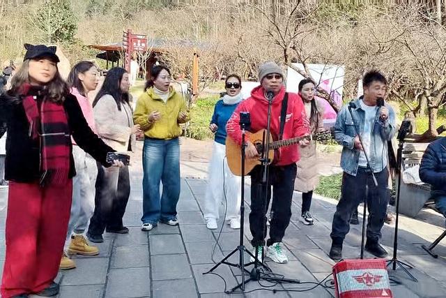 山水入画歌伴行，张家界十里画廊新媒体达人采风活动趣味启幕