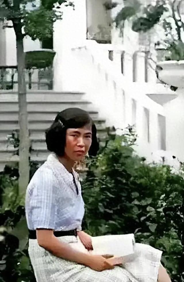 30多岁时期的贺子珍在苏联莫斯科的真实容貌，货真价实的照片 珍贵