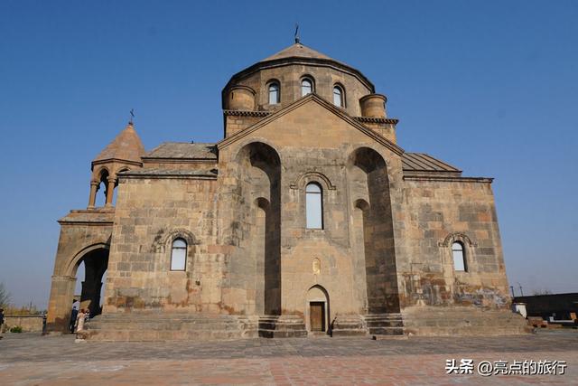 跟着丝绸之路去旅行高加索三国——亚美尼亚（偶遇教堂的婚礼）