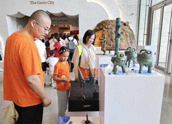 寓教于乐，上博东馆教育嘉年华为青少年开启文博奇遇