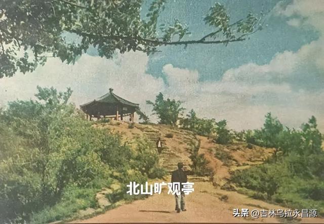一组12枚明信片，记录了1960年时的吉林市城市风光
