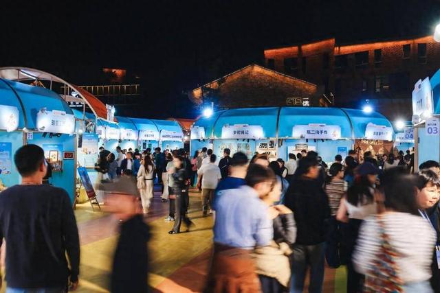 在「中国宝贝」，看见为非遗续火的年轻人