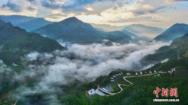 航拍广西田林乡村美景如画