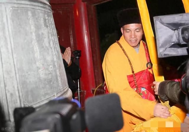 少林寺变天！30僧人集体出走，新方丈农禅新政震动千年古刹