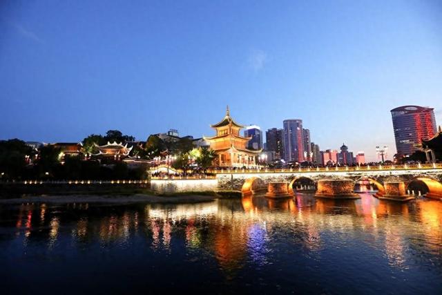贵阳热门景点公交乘车攻略，带你get正宗夜生活~