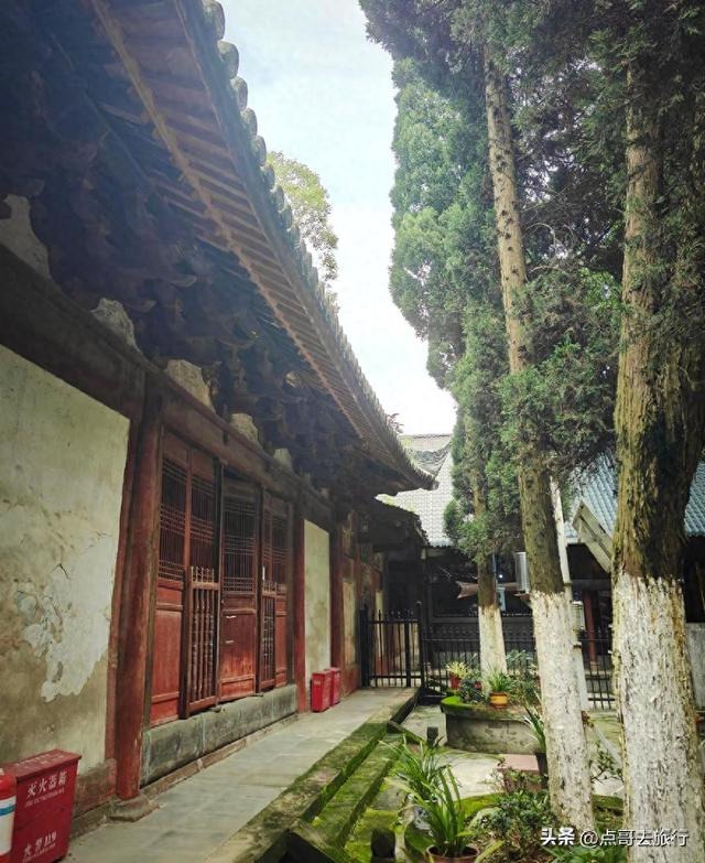 四川广汉第一大寺庙，清幽静谧，国宝文物让我惊叹，不要门票