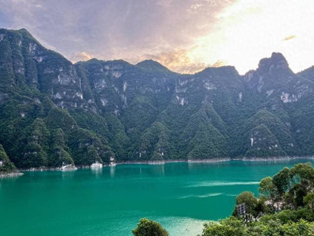 寻美鹤峰：山水交融 翡翠画廊江坪河