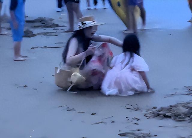 三亚男游客溺亡，妻子当场崩溃大哭 ，更多细节曝光