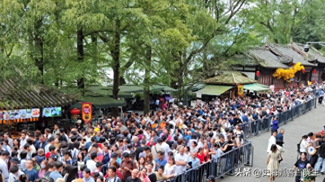 不可思议！还有2天国庆节	，这5个“反常	”现象，却跟往年大不相同