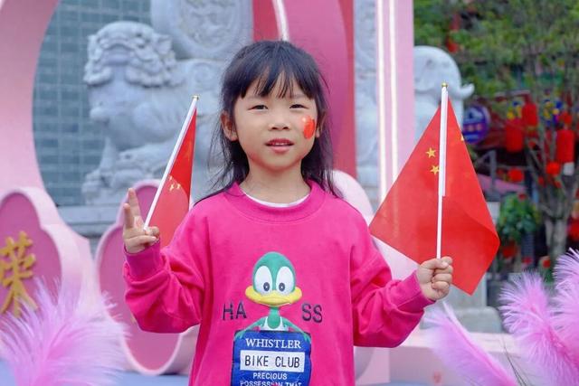 渔火映千年，国潮燃官渡！昆明首届渔灯会启幕，8天解锁双节狂欢
