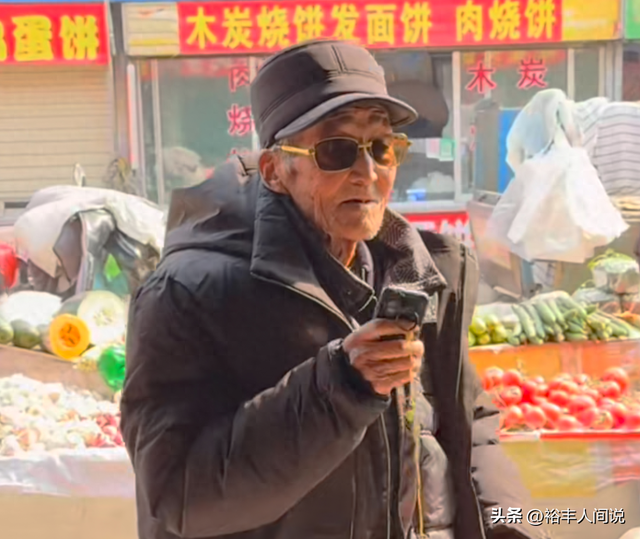 谢尔比大爷追悼会！大振痛哭阿里抹眼泪，两人无交流	，曝离世细节