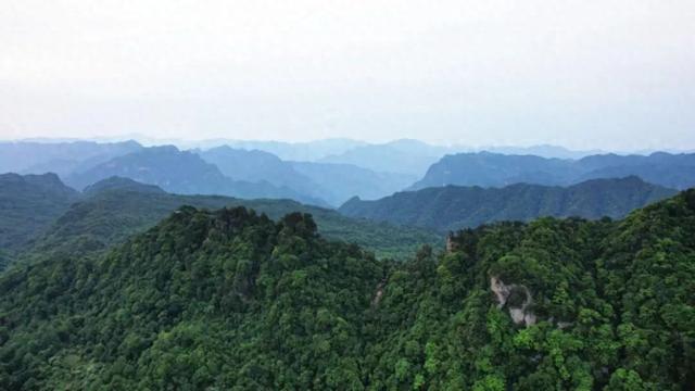 躲进“天然空调房”，西安出发1h直达，溶洞、草甸、音乐汇全都有！