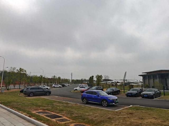 图讯 | 南昌军事主题公园10万游客硬核体验引热潮