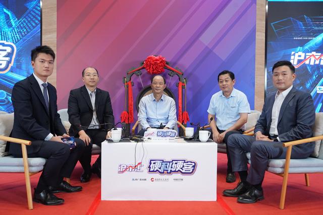 科创板四龙头共论中国光芯片：“卡脖子”问题已解决 “隐形壁垒”尚存
