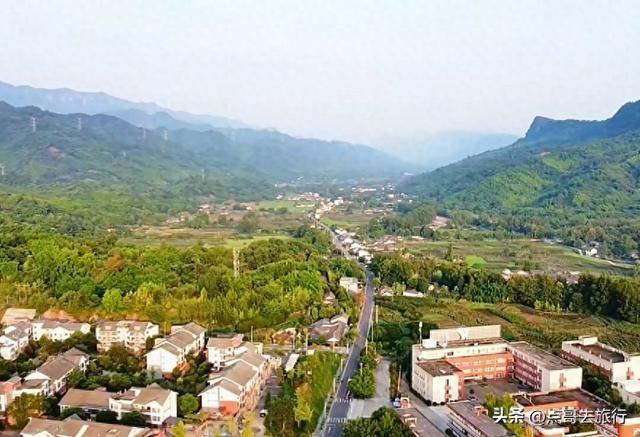 成都边陲小镇，被严重低估，古朴原始，每一个景点都让人惊叹！