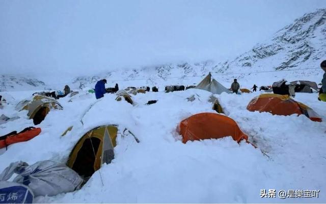 珠峰暴雪72小时生死劫:300人绝境脱险,网红徒步现隐患