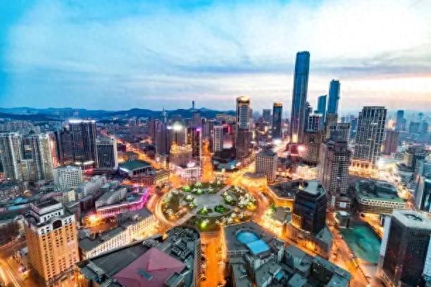 2025年大连买房全攻略:楼市回暖,如何抓住最佳购房时机?