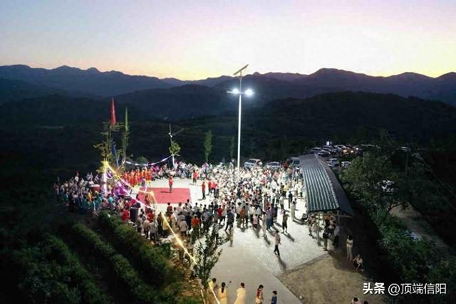 新县：三个村民本想建个观景台，一呼百应不小心“玩大了”！