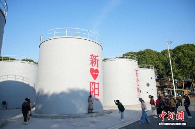 广西南宁：老油库“变身”工业风网红街区