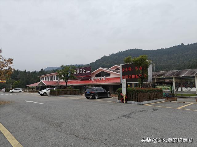 江边古镇风景不错，值得一看