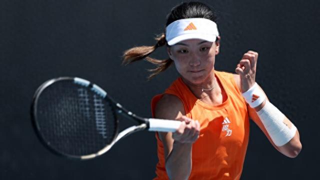 澳网｜手握“死亡签表	”却一路连克强敌，王欣瑜在最不擅长的赛场闯入十六强