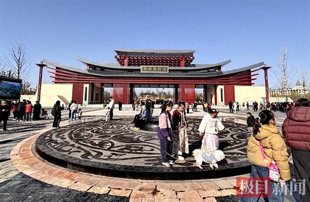 鄂州园博园压力测试次日迎客超1万，线上预约饱和后线下通道开启