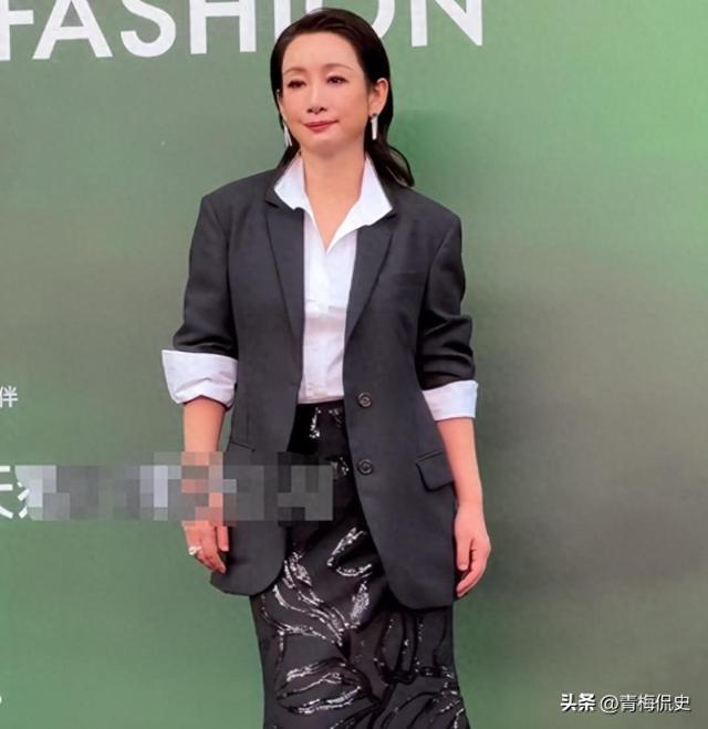 上海红毯：金晨吓人，杨幂像巫婆，周冬雨透视装辣眼，刘亦菲完胜