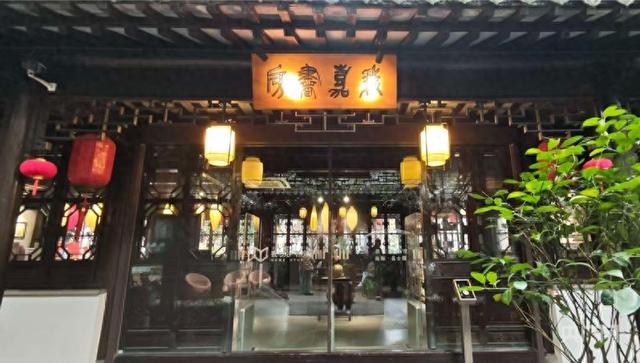 “小而美” 城市书房氛围感拉满 上海新型文化空间受年轻人追捧