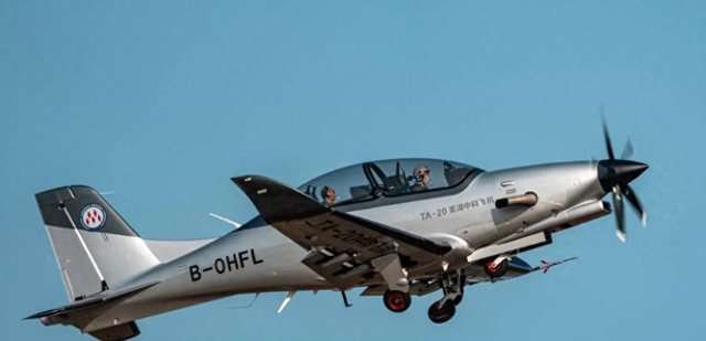 迪拜航展惊艳全场，TA20性能拉满，初教6还能飞多久